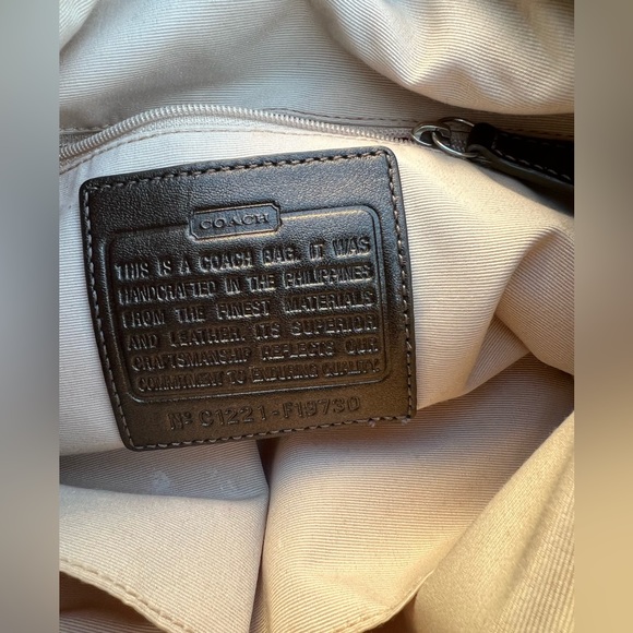 Coach crossbody bag 😍host-pick! - Picture 4 of 6